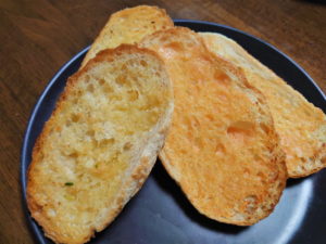ガーリックバター／明太子バター トーストのおいしいレシピ